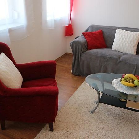 Éger Apartman Bagian luar foto