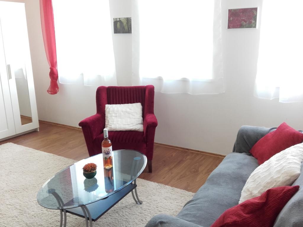 Éger Apartman Bagian luar foto