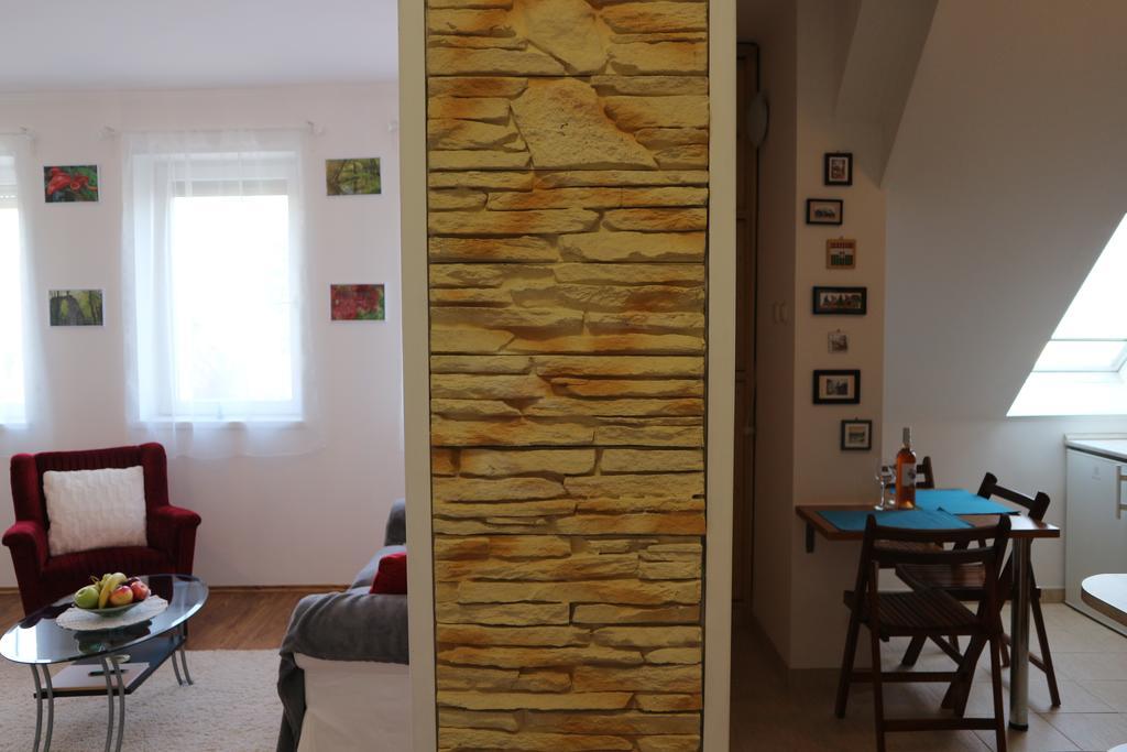 Éger Apartman Bagian luar foto